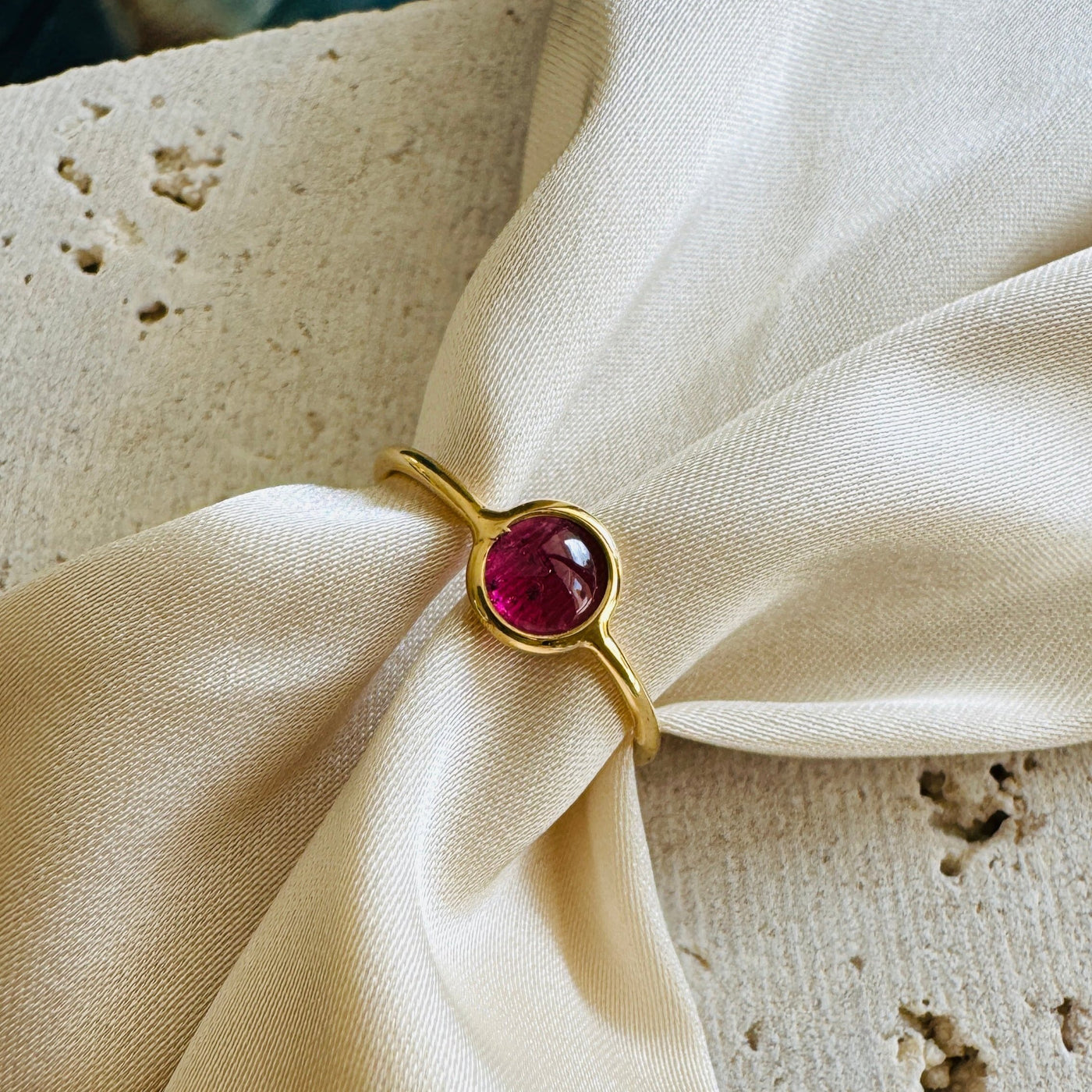 Gemstone Round Ring In 18K Yellow Gold