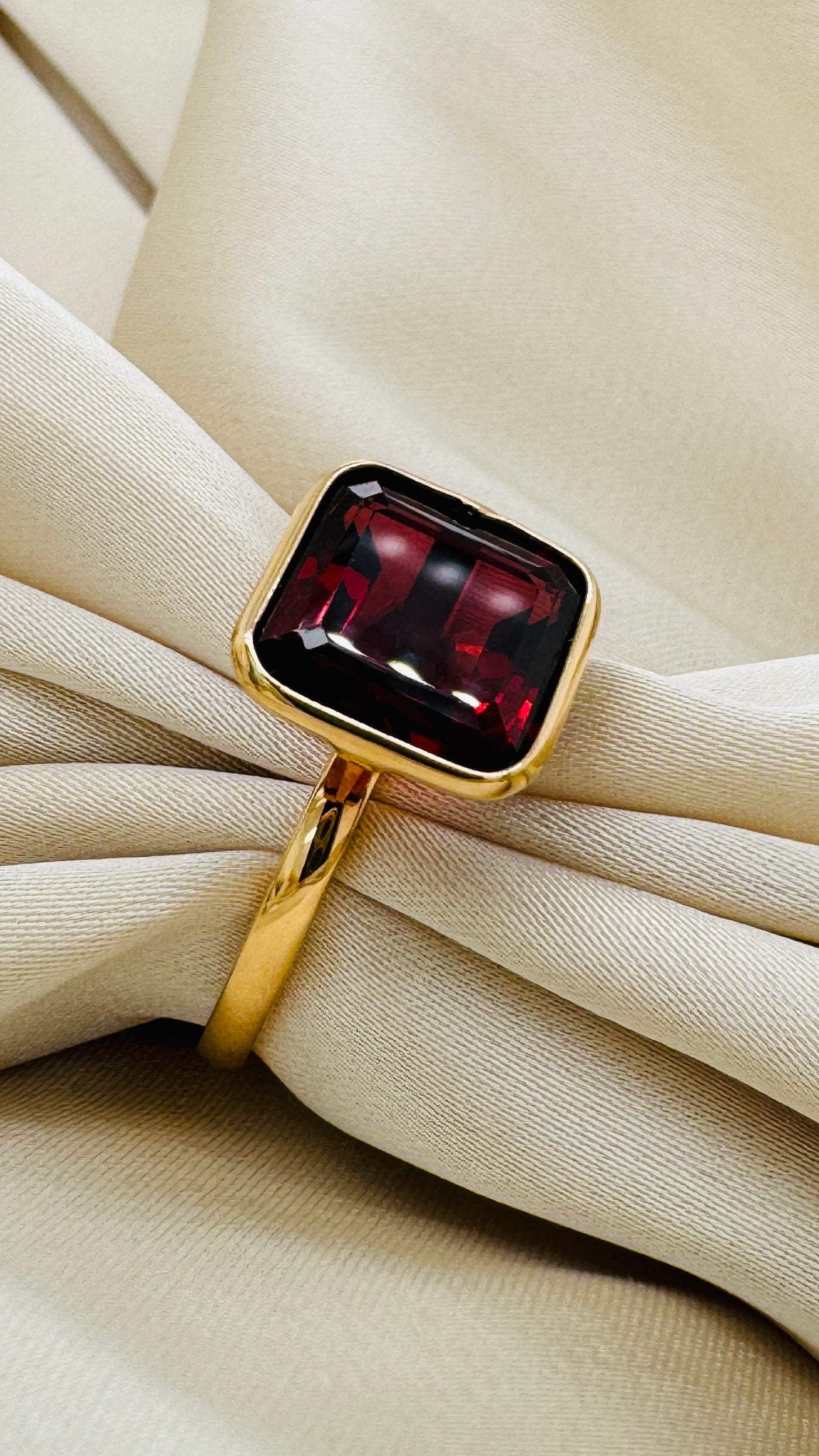 Rhodolite Square Ring In 18K Yellow Gold