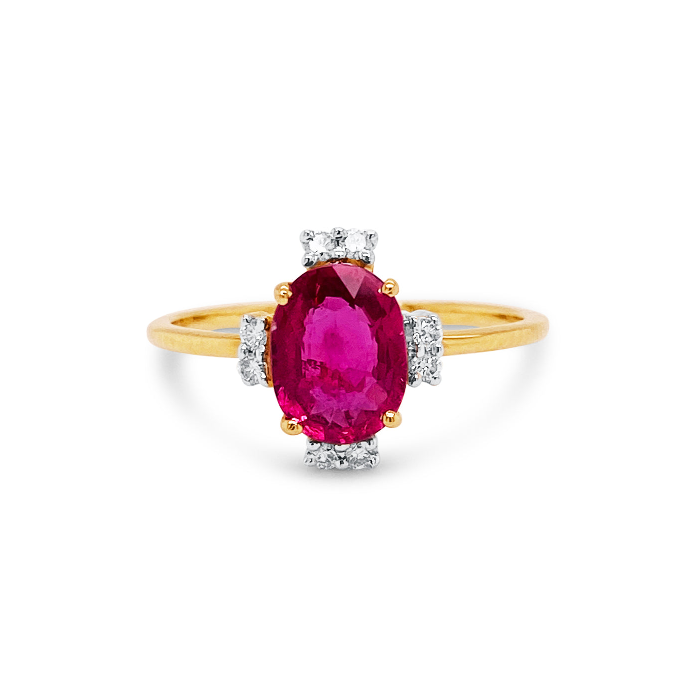 Ruby Oval And Diamond Ring In 18K Yellow Gold