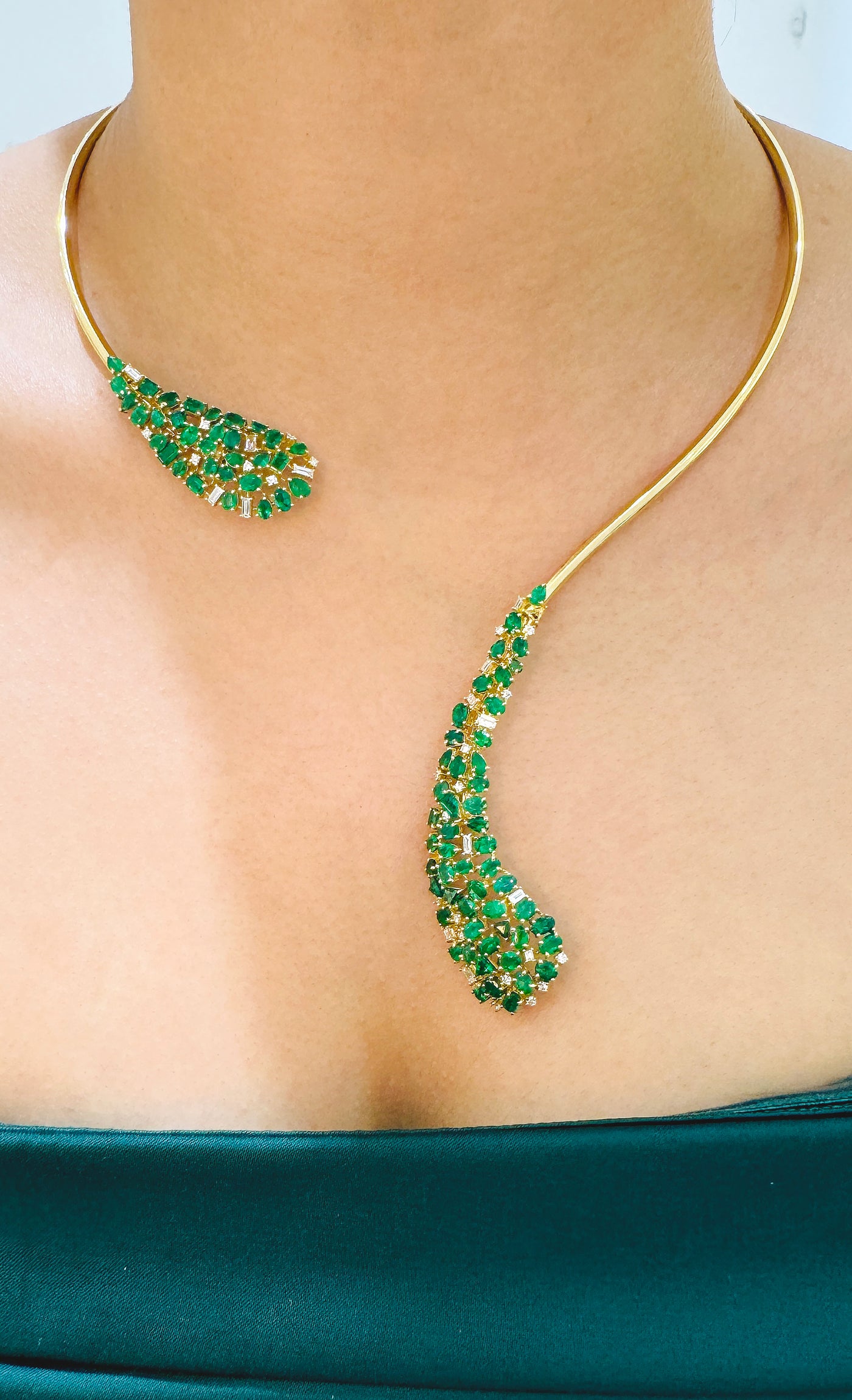 Emerald & Diamond Necklace in 18K Yellow Gold