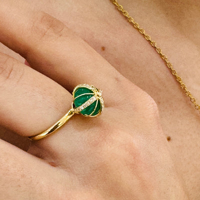 Model wearing Flora emerald and diamond beads ring styled with wedding attire Emerald gold ring styled for festive and bridal occasions – fine handcrafted jewelry from Tresor Collection